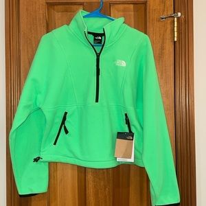 NWT The North Face Women’s Size Small 1/4 Zip Fleece Jacket